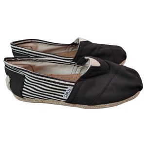 NWOT TOMS Burlap & Canvas Shoes